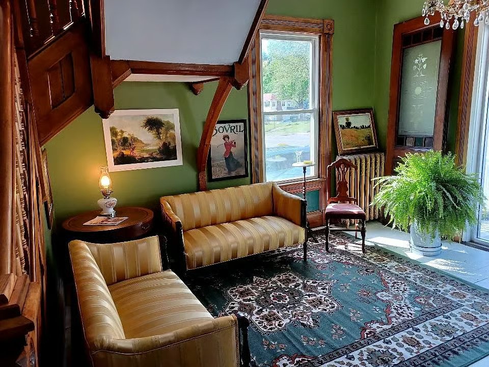 Inside the Regent Hill Financial Palmer office